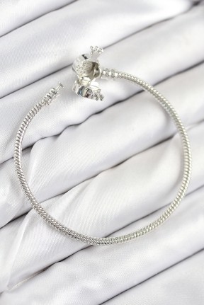 Pirinç Charm Zirkon Taşlı Taç Model Gümüş Renk Kadın Bileklik Pirinç Charm Zirkon Taşlı Taç Model Gümüş Renk Kadın Bileklik