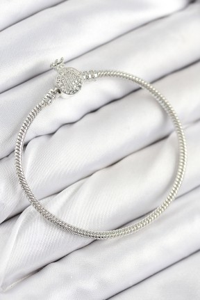 Pirinç Charm Zirkon Taşlı Taç Model Gümüş Renk Kadın Bileklik Pirinç Charm Zirkon Taşlı Taç Model Gümüş Renk Kadın Bileklik