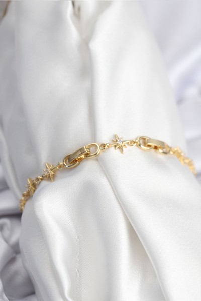 Pirinç Vip Seri Gold Renk Sıralı Kutup Yıldızı Kadın Bileklik Pirinç Vip Seri Gold Renk Sıralı Kutup Yıldızı Kadın Bileklik