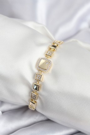 Pirinç Vip Seri Gold Renk Zirkon Taşlı Model Kadın Bileklik Pirinç Vip Seri Gold Renk Zirkon Taşlı Model Kadın Bileklik