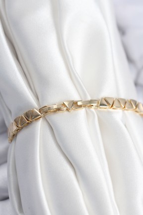 Pirinç Vip Seri Gold Renk Sıralı üçgen Model Kadın Bileklik Pirinç Vip Seri Gold Renk Sıralı üçgen Model Kadın Bileklik