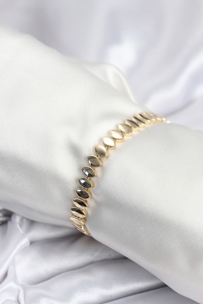 Pirinç Vip Seri Gold Renk Sıralı Arpa Model Kadın Bileklik Pirinç Vip Seri Gold Renk Sıralı Arpa Model Kadın Bileklik