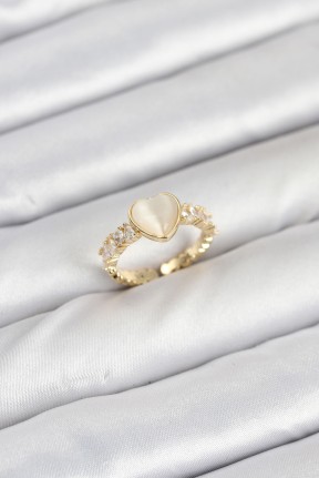 Pirinç Gold Renk Zirkon Taşlı Kalpli Kadın Yüzük Pirinç Gold Renk Zirkon Taşlı Kalpli Kadın Yüzük