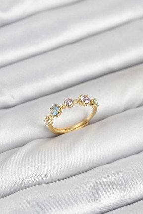 Pirinç Gold Renk Renkli Zirkon Taşlı Kadın Yüzük Pirinç Gold Renk Renkli Zirkon Taşlı Kadın Yüzük