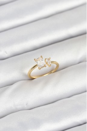 Pirinç Gold Renk Zirkon Taşlı Kadın Yüzük Pirinç Gold Renk Zirkon Taşlı Kadın Yüzük