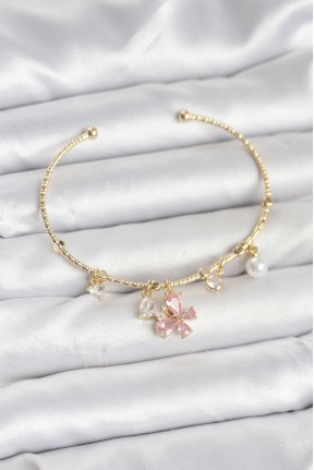 Pembe Kelebek Charmlı Gold Renk Kadın Bileklik Pembe Kelebek Charmlı Gold Renk Kadın Bileklik