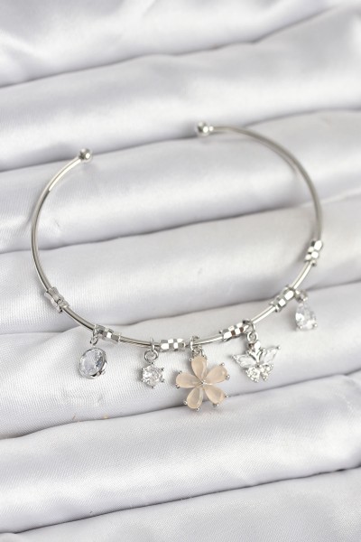 çiçek Ve Kelebek Charmlı Gümüş Renk Pirinç Kadın Bileklik çiçek Ve Kelebek Charmlı Gümüş Renk Pirinç Kadın Bileklik