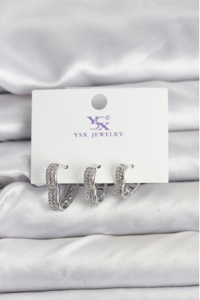 Gümüş Renk Pirinç Zirkon Taşlı Kalpli Kadın Küpe Gümüş Renk Pirinç Zirkon Taşlı Kalpli Kadın Küpe