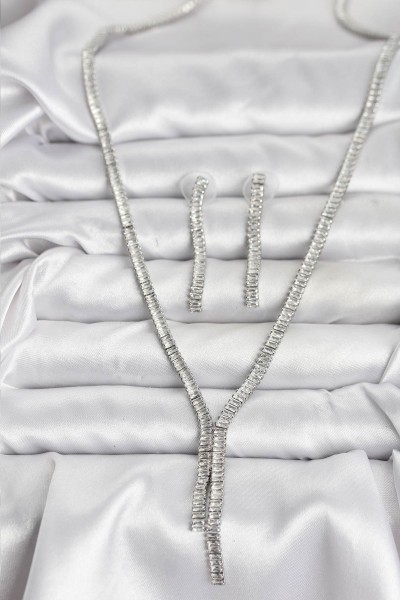 Gümüş Renk Baget Zirkon Taşlı Kadın Kolye Küpe Set Gümüş Renk Baget Zirkon Taşlı Kadın Kolye Küpe Set