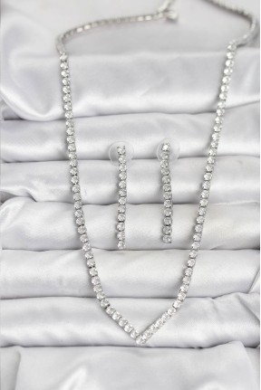 Gümüş Renk Zirkon Taşlı Kadın Kolye Küpe Seti Gümüş Renk Zirkon Taşlı Kadın Kolye Küpe Seti