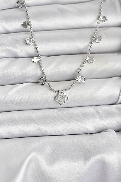 Pirinç Gümüş Renk Yonca Model Kadın Kolye Pirinç Gümüş Renk Yonca Model Kadın Kolye