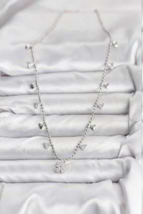 Pirinç Gümüş Renk Zirkon Taşlı çiçek Model Kadın Kolye Pirinç Gümüş Renk Zirkon Taşlı çiçek Model Kadın Kolye