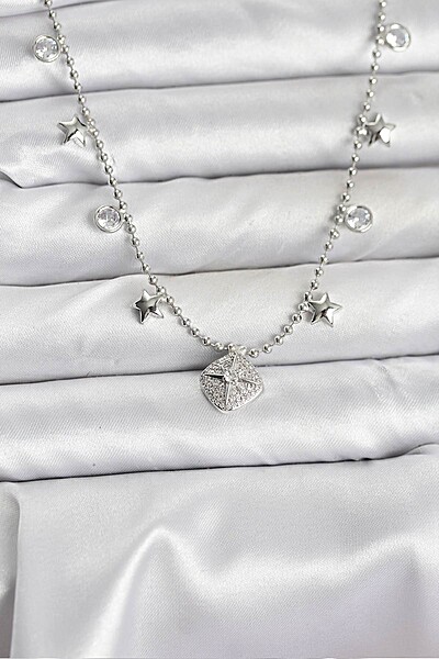 Pirinç Gümüş Renk Zirkon Taşlı Kutup Yıldızı Model Kadın Kolye Pirinç Gümüş Renk Zirkon Taşlı Kutup Yıldızı Model Kadın Kolye