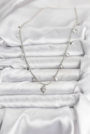 Zirkon Taşlı Kutup Yıldızı Model Pirinç Gümüş Renk Kadın Kolye Zirkon Taşlı Kutup Yıldızı Model Pirinç Gümüş Renk Kadın Kolye