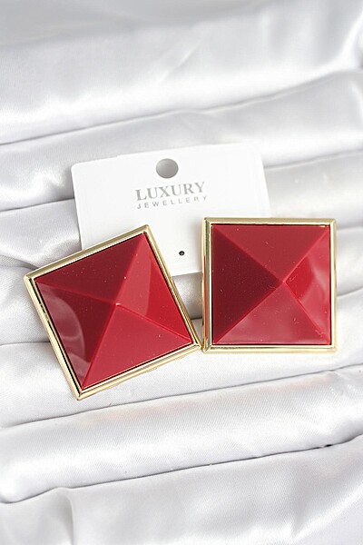 Pirinç Gold Renk Bordo Piramit Model Kadın Küpe Pirinç Gold Renk Bordo Piramit Model Kadın Küpe