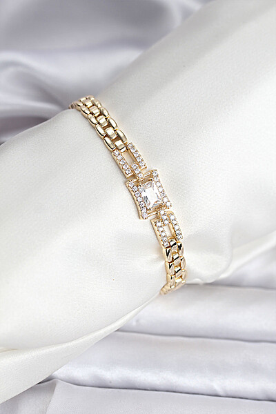 14k Gold Renk Kaplama Zirkon Kare Taşlı Cm Kadın Bileklik 14k Gold Renk Kaplama Zirkon Kare Taşlı Cm Kadın Bileklik
