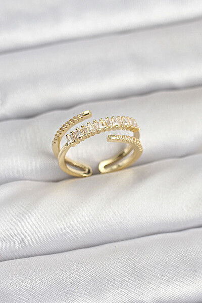 Pirinç Gold Renk Sıralı Baget Zirkon Taşlı Kadın Yüzük Pirinç Gold Renk Sıralı Baget Zirkon Taşlı Kadın Yüzük