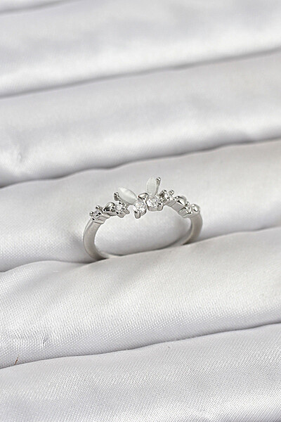 Kelebek Model Gümüş Renk Pirinç Kadın Yüzük Kelebek Model Gümüş Renk Pirinç Kadın Yüzük