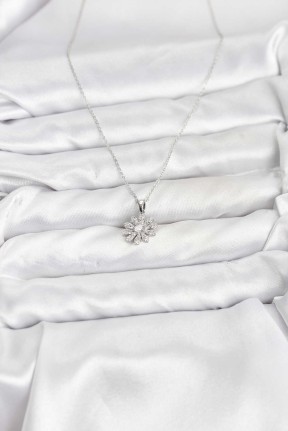 Pirinç Gümüş Renk çiçek Model Kadın Kolye