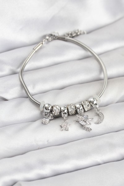 Pirinç Gümüş Renk Kalpli Model Charmlı Kadın Bileklik