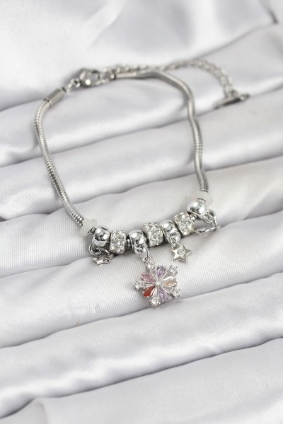 Pirinç Gümüş Renk Renkli Yıldız Charmlı Kadın Bileklik