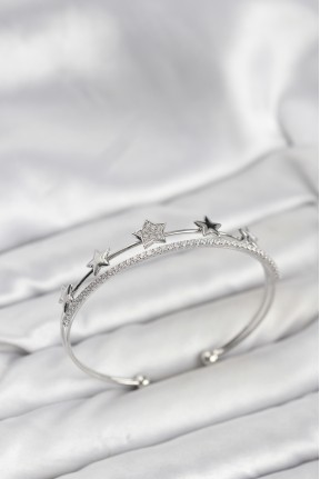 Yıldız Model Gümüş Renk Pirinç Kadın Bileklik