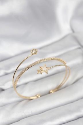 Yıldızlı Model Pirinç Gold Renk Kadın Bileklik