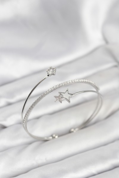 Yıldızlı Model Pirinç Gümüş Renk Kadın Bileklik