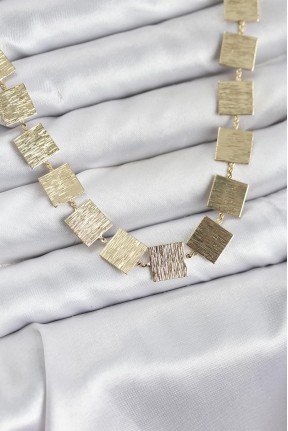 Kare Plaka Model Gold Renk Kadın Kolye