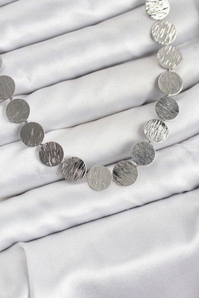 Yuvarlak Plaka Model Gümüş Renk Kadın Kolye