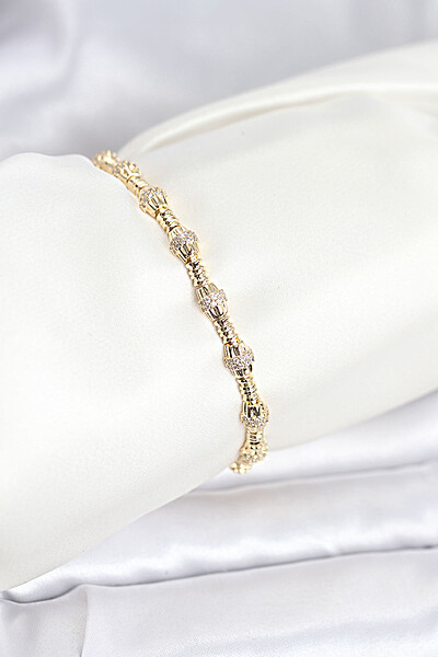 Pirinç Gold Renk Vip Seri Punta Model Zirkon Taşlı Kadın Bileklik