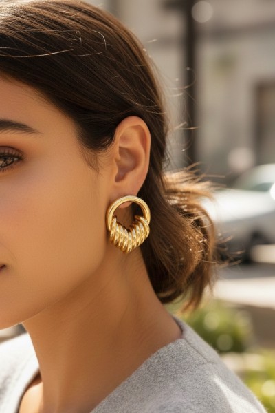 Pirinç Gold Renk Halka Sarmal Model Vintage Kadın Küpe