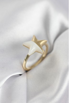Gold Renk Sedefli Yıldız Model Kadın Yüzük Gold Renk Sedefli Yıldız Model Kadın Yüzük