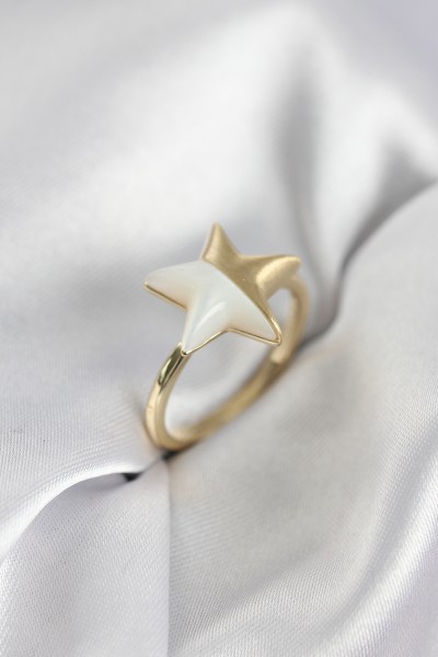 Gold Renk Sedefli Yıldız Model Kadın Yüzük Gold Renk Sedefli Yıldız Model Kadın Yüzük