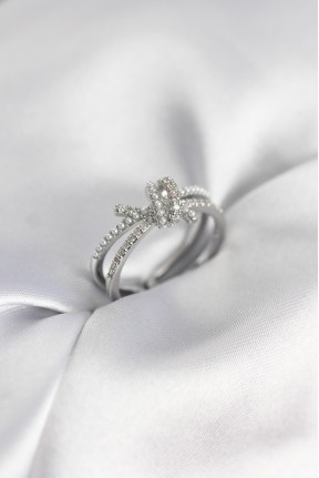 Gümüş Renk İncili Zirkon Taşlı Düğüm Kadın Yüzük Gümüş Renk İncili Zirkon Taşlı Düğüm Kadın Yüzük