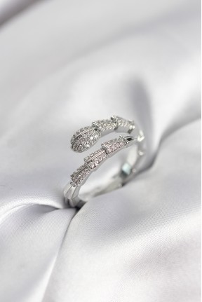 Gümüş Renk Zirkon Taşlı Yılan Model Kadın Yüzük Gümüş Renk Zirkon Taşlı Yılan Model Kadın Yüzük