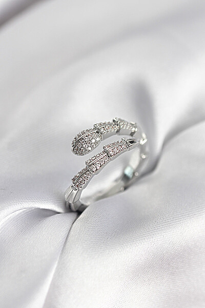 Gümüş Renk Zirkon Taşlı Yılan Model Kadın Yüzük Gümüş Renk Zirkon Taşlı Yılan Model Kadın Yüzük