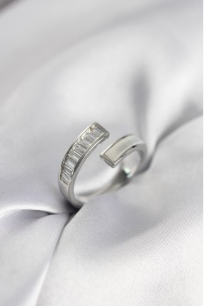 Gümüş Renk Sedefli Baget Zirkon Taşlı Kadın Yüzük Gümüş Renk Sedefli Baget Zirkon Taşlı Kadın Yüzük