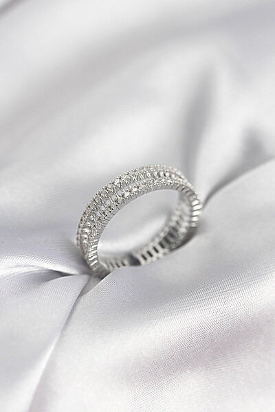 Gümüş Renk Minimal Zirkon Taşlı Kadın Yüzük Gümüş Renk Minimal Zirkon Taşlı Kadın Yüzük