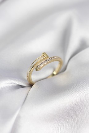 Zirkon Taşlı Gold Renk Yassı çivi Model Kadın Yüzük Zirkon Taşlı Gold Renk Yassı çivi Model Kadın Yüzük