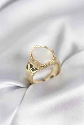 Gold Renk Beyaz Taşlı Vintage Kadın Yüzük Gold Renk Beyaz Taşlı Vintage Kadın Yüzük