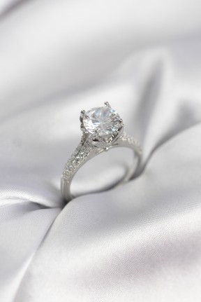 Gümüş Renk Tek Taş Model Zirkon Taşlı Kadın Yüzük Gümüş Renk Tek Taş Model Zirkon Taşlı Kadın Yüzük