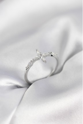 Yıldız Model Zirkon Taşlı Gümüş Renk Kadın Yüzük