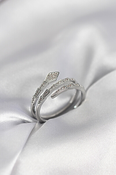 Yılan Model Gümüş Renk Zirkon Taşlı Kadın Yüzük