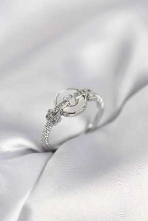 Gümüş Renk Daire Form Sedef Ve Zirkon Taşlı Kadın Yüzük Gümüş Renk Daire Form Sedef Ve Zirkon Taşlı Kadın Yüzük