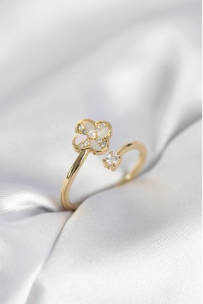 Gold Renk Zirkon Taşlı Yonca Model Kadın Yüzük Gold Renk Zirkon Taşlı Yonca Model Kadın Yüzük