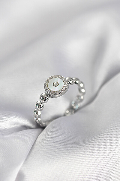 Gümüş Renk Sedefli Yıldız Model Zirkon Taşlı Kadın Yüzük Gümüş Renk Sedefli Yıldız Model Zirkon Taşlı Kadın Yüzük