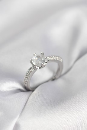 Tek Taş Model Zirkon Taşlı Gümüş Renk Kadın Yüzük