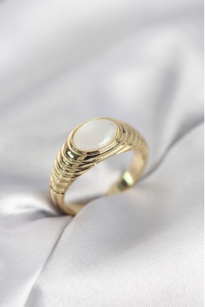 Gold Renk Vintage Model Kadın Yüzük Gold Renk Vintage Model Kadın Yüzük