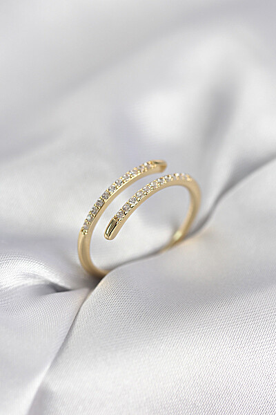 Gold Renk Yılan Kuyruk Model Zirkon Taşlı Kadın Yüzük